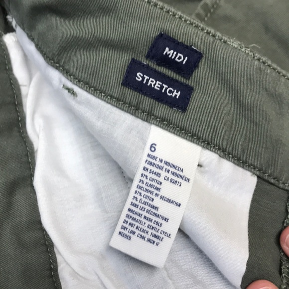 American Eagle Shorts Army Green Midi Stretch - Picture 2 of 4